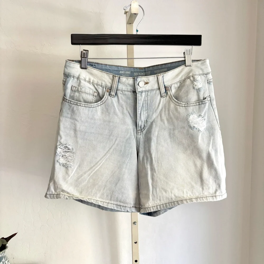 Soundstyle Relaxed Fit Light Wash Distressed Denim Shorts, Size 10
